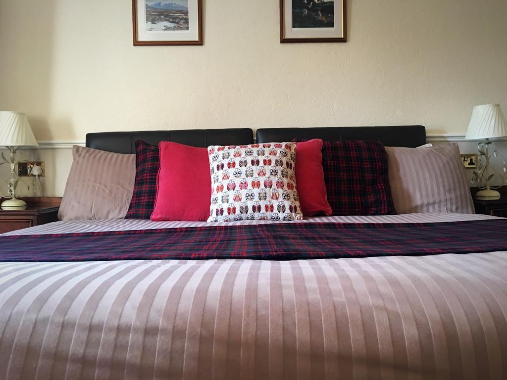 Glenmoriston Arms Hotel อินเวอร์มอริสตัน ภายนอก รูปภาพ