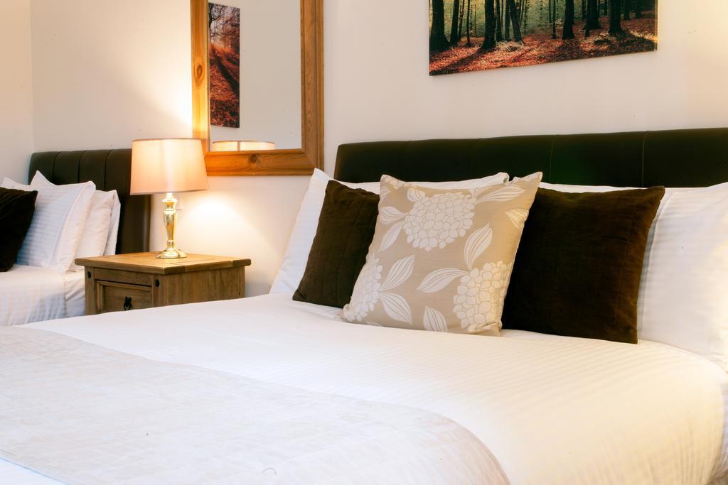 Glenmoriston Arms Hotel อินเวอร์มอริสตัน ภายนอก รูปภาพ