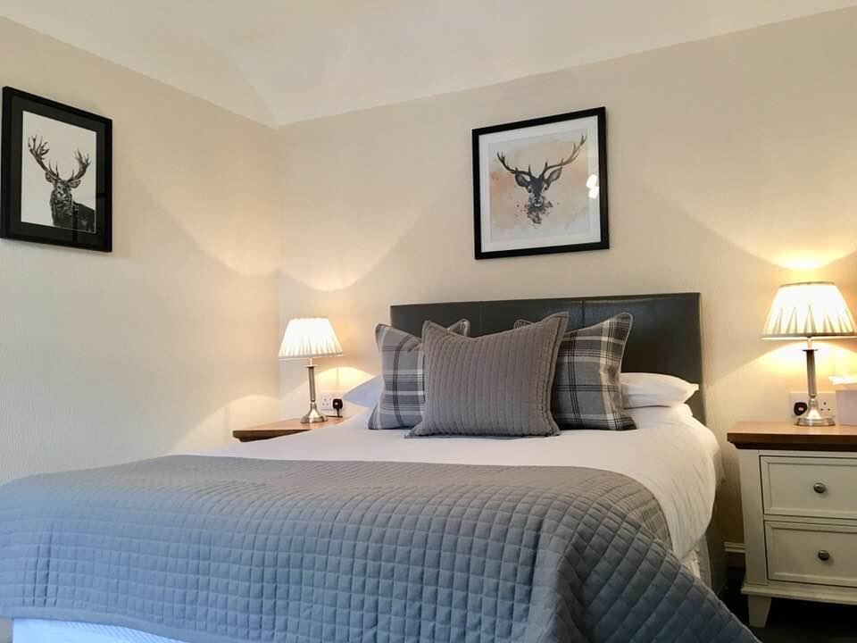 Glenmoriston Arms Hotel อินเวอร์มอริสตัน ภายนอก รูปภาพ