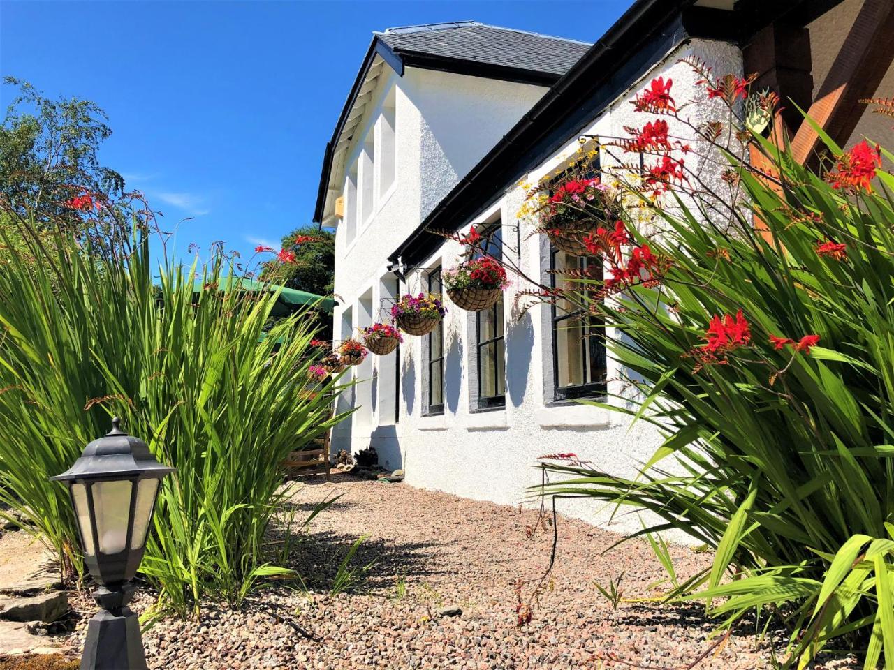 Glenmoriston Arms Hotel อินเวอร์มอริสตัน ภายนอก รูปภาพ