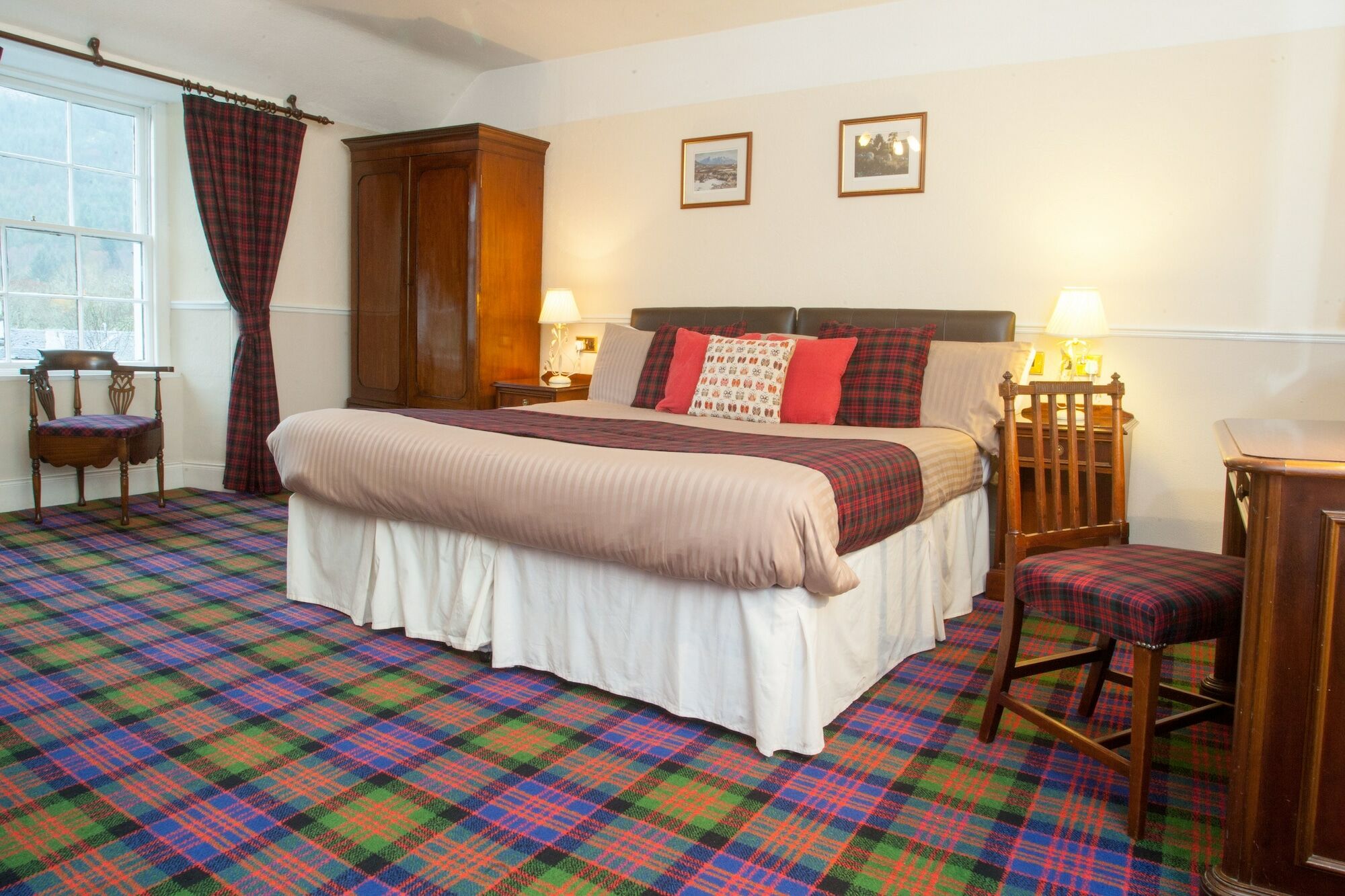 Glenmoriston Arms Hotel อินเวอร์มอริสตัน ภายนอก รูปภาพ